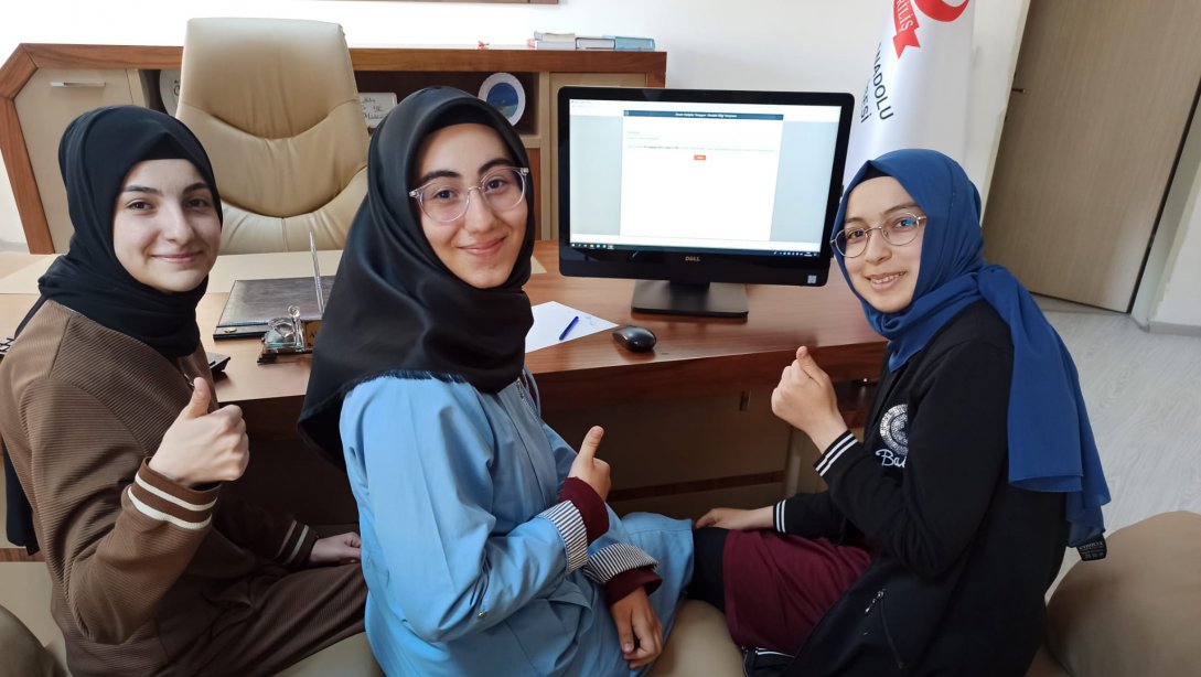 'İmam Hatipler Yarışıyor' Bilgi Yarışması İlimizde Diriliş Kız Anadolu İmam Hatip Lisesi'nde Gerçekleştirildi.